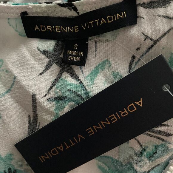 Adrienne Vittadini White Black and Green Floral Top with rouche sleeves Sz S - Picture 4 of 5